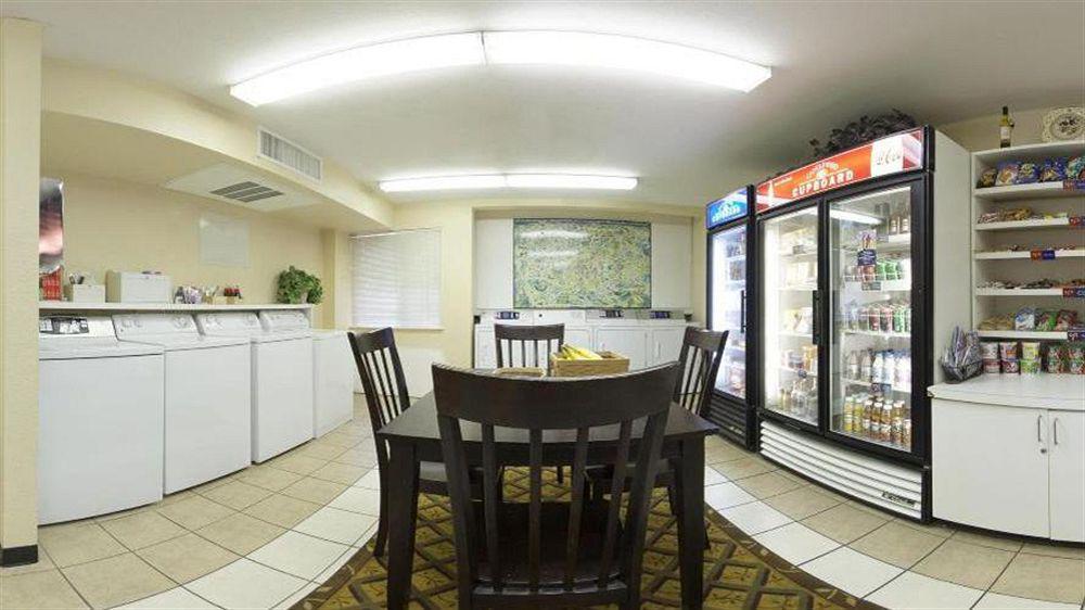Sonesta Simply Suites San Antonio Northwest - Medical Center Esterno foto
